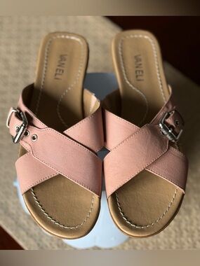 Vaneli leather slip on sandals sz 9.5